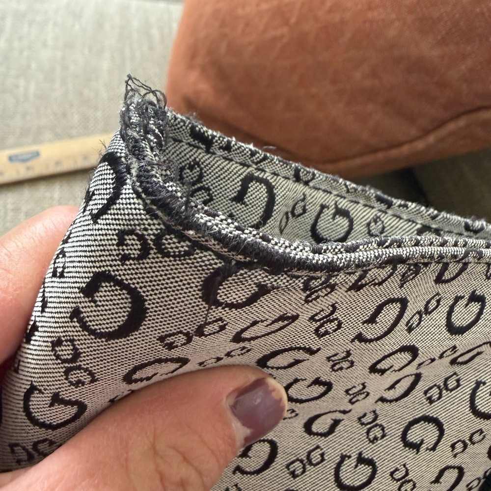 Guess Handbag - Picture 3 of 7